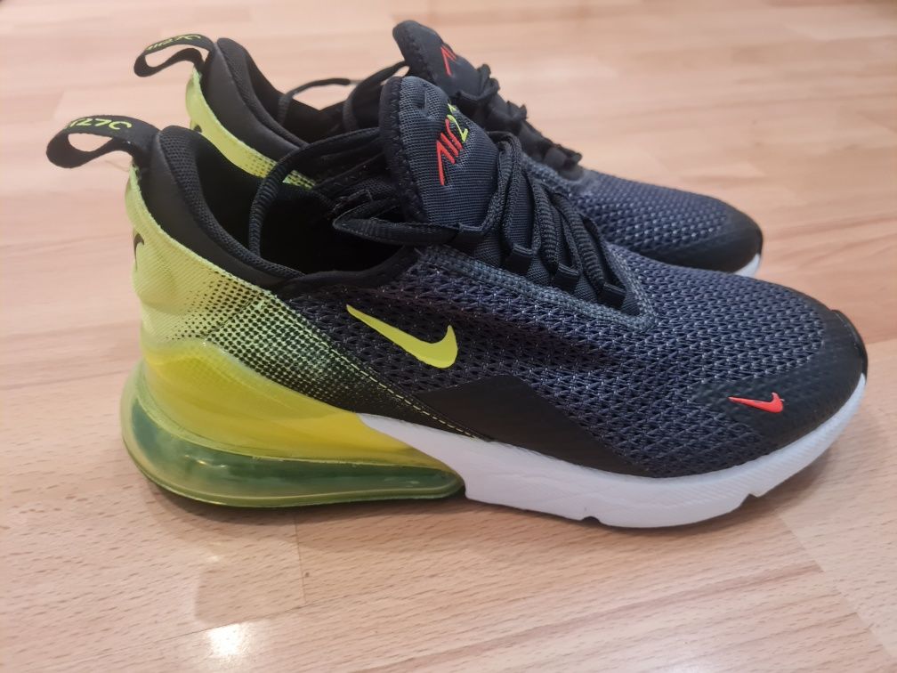 ASIKS AIR MAX 270,номер 38,5