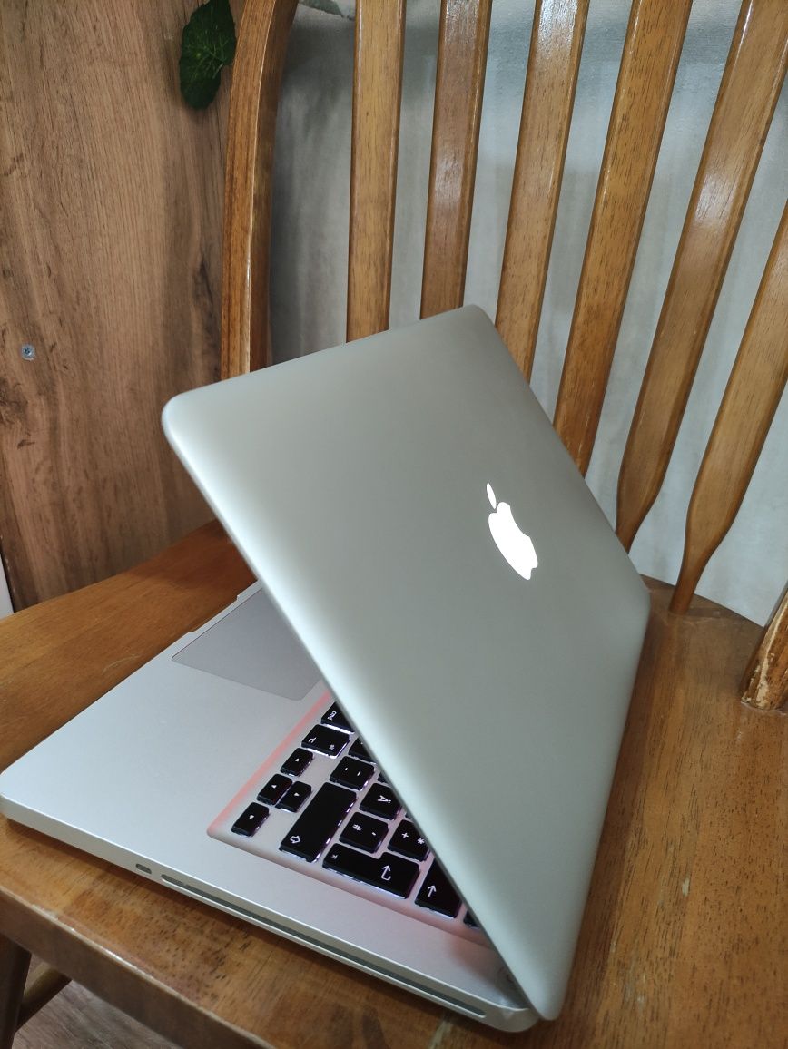 Makbook pro 13, apple