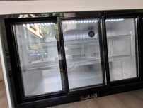 Frigider / Vitrina Bar cu 3 Usi Glisante