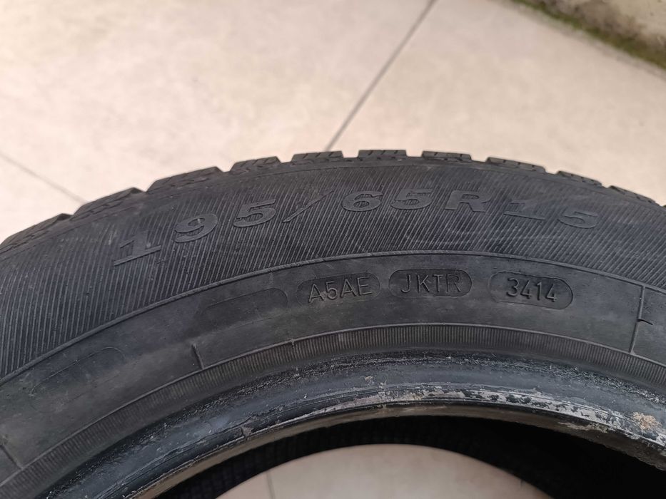 4 Зимни гуми 195 65 15; 7mm+; DEBICA FRIGO 2; Стари, но с мек грайфер.