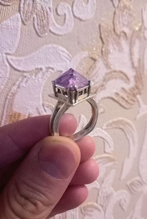 Продам кольцо 925