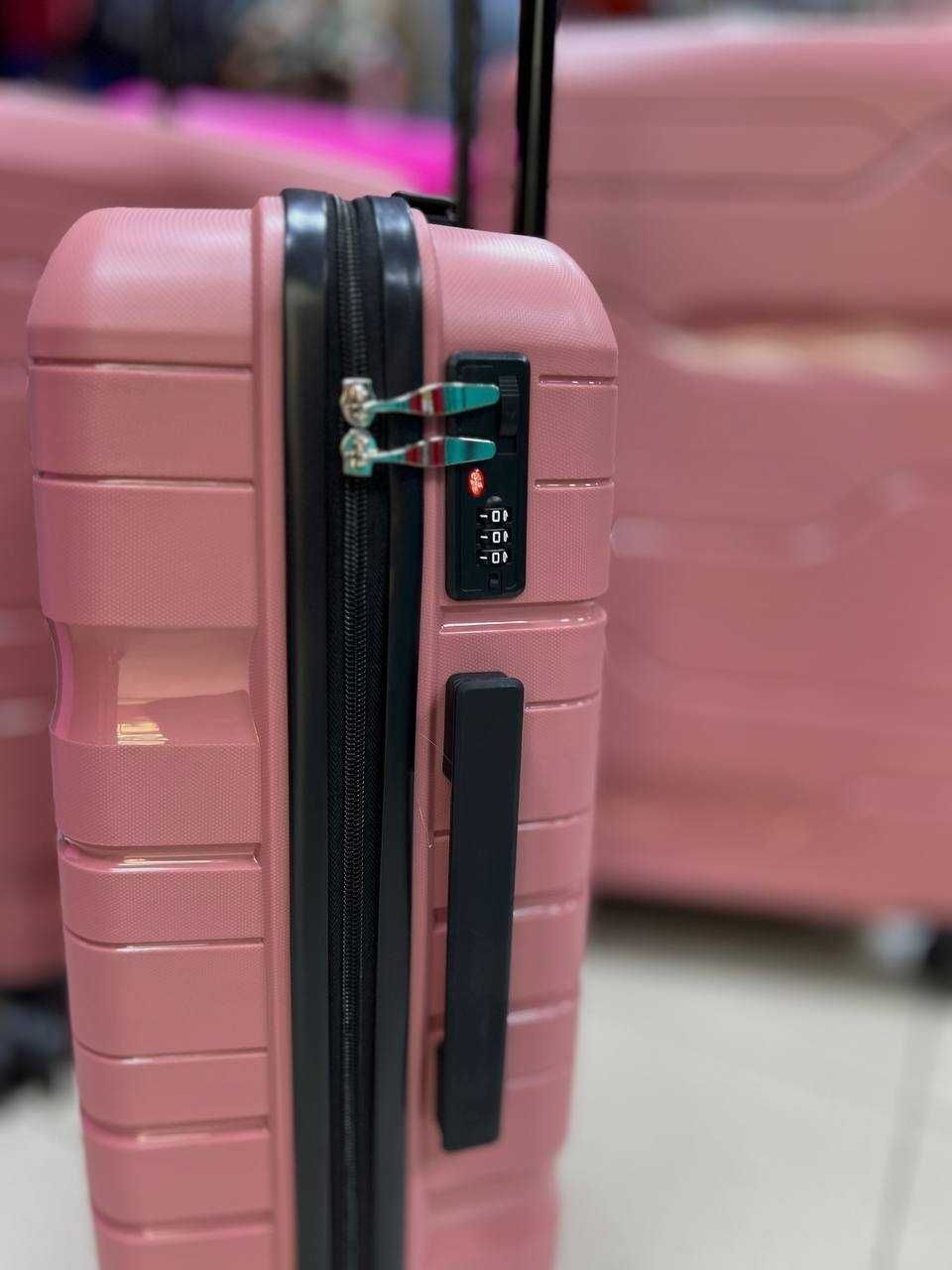 Удароустойчив куфар за ръчен багаж от полипропилен! Колела 360°