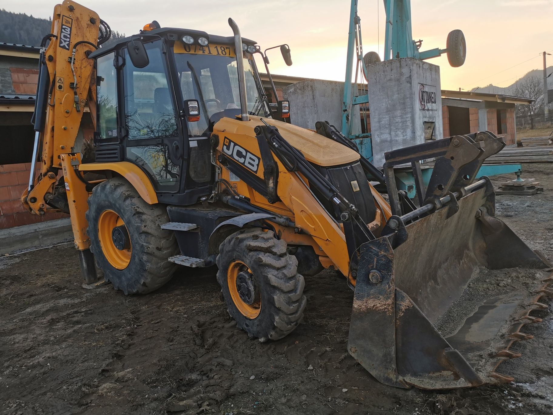 Buldoexcavator JCB 3CX