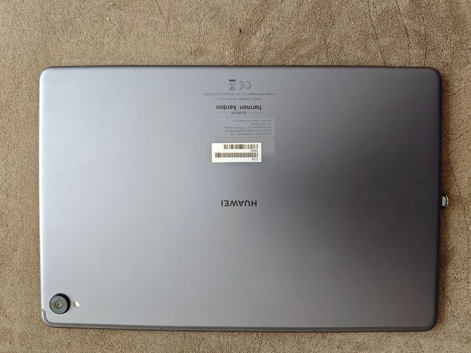 Продавам таблет huawei MediaPad M6