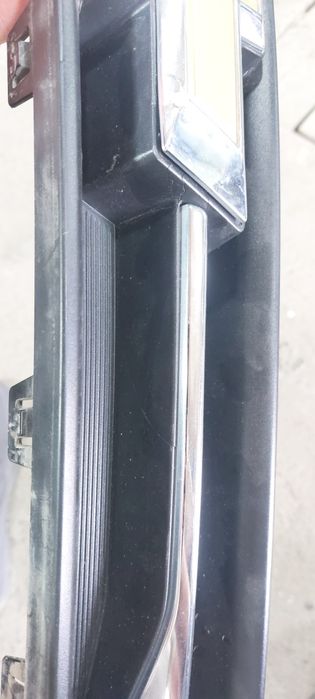 Облицовка Tracker 1 верхняя со значком