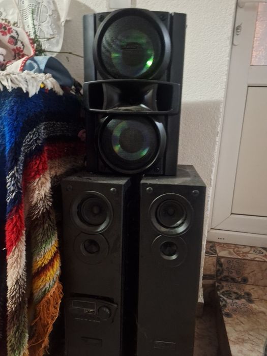 Vând boxe active cu acumulator