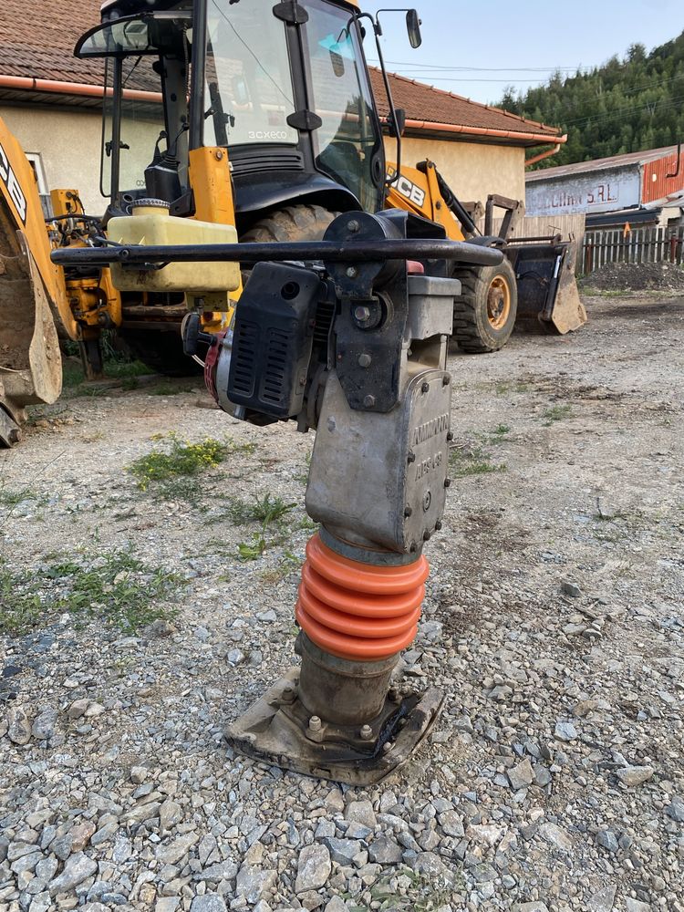 Inchiriez Scule Construcții
