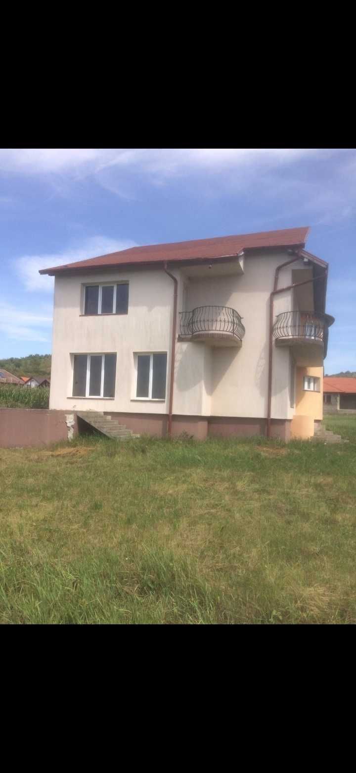 Vând casă duplex 400mp în Sărmãşag, Sălaj