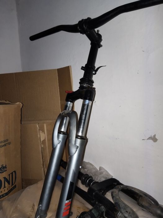 Продам вилку для велосипеда и руль и к рулю детали