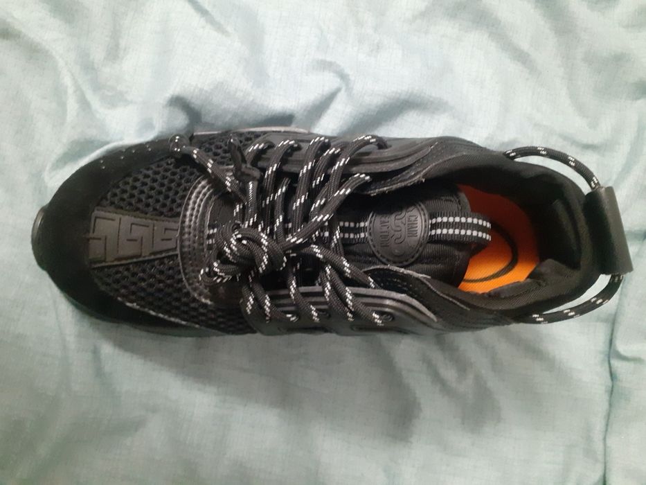 Versace chain reaction triple black