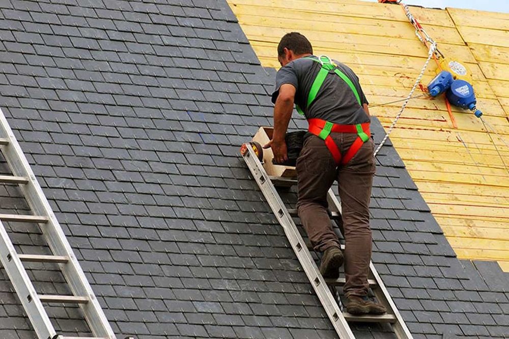 Acoperisuri inteligente - reparatii acoperisuri - montatori tigla