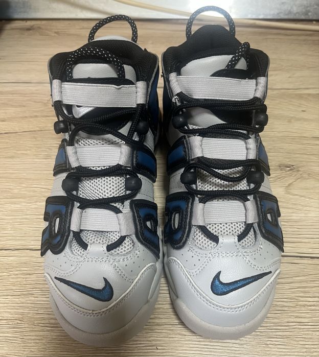 Vand adidasii ,aproape noi