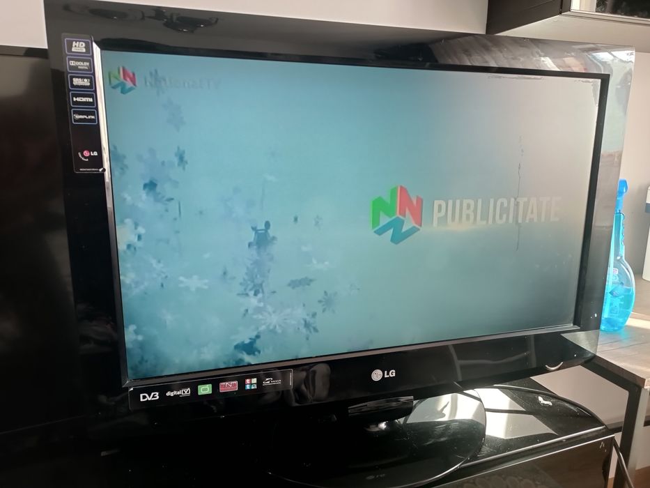 Vand TV LG, diagonala 80 cm, led, stare foarte buna
