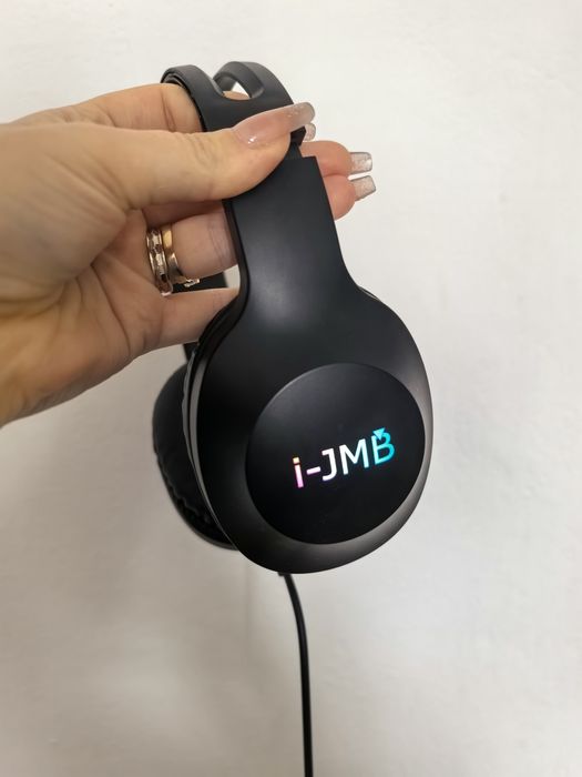 Căști gaming noi