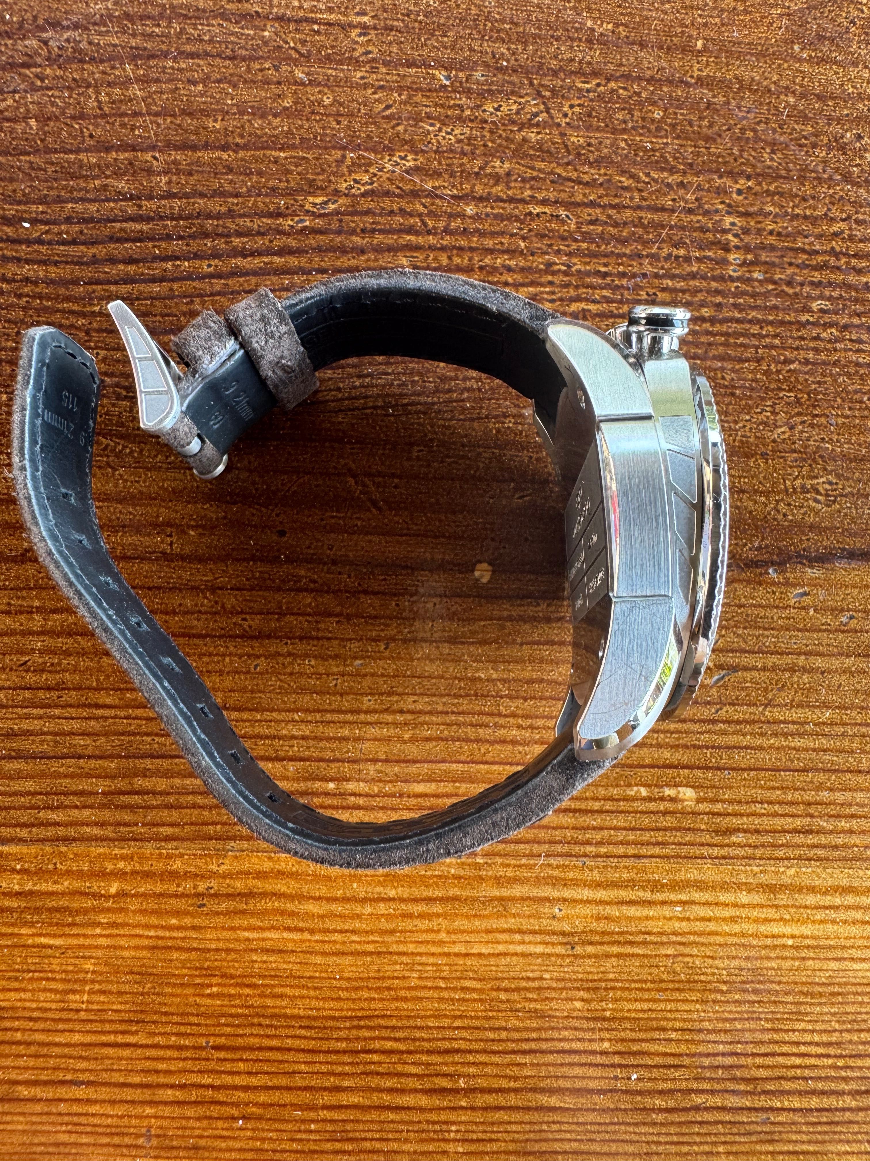 Кварцов швейцарски часовник Chronographe  Bomberg