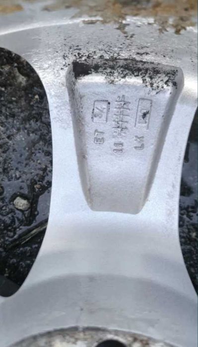 Алуминиеви джанти 17" с зимни гуми Семперит 225 х 60 х 17 за BMW.