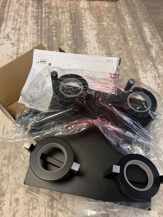 Lustra cu 4 leduri mobile