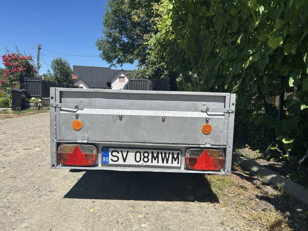 Remorca auto intr o stare foarte buna