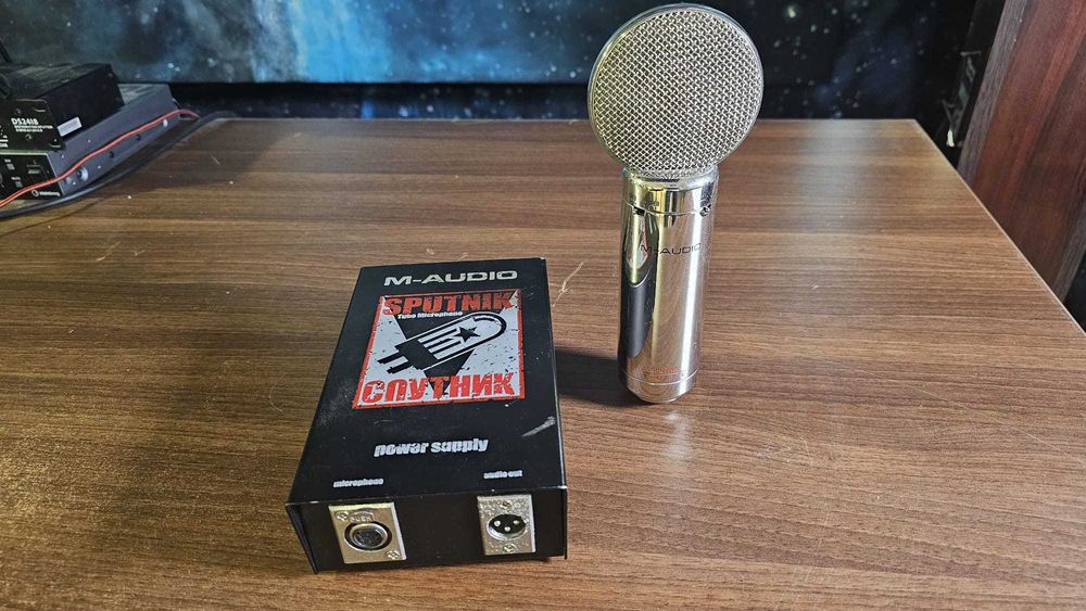 Vand microfon pe lampa profesional pentru studio M-audio Sputnik