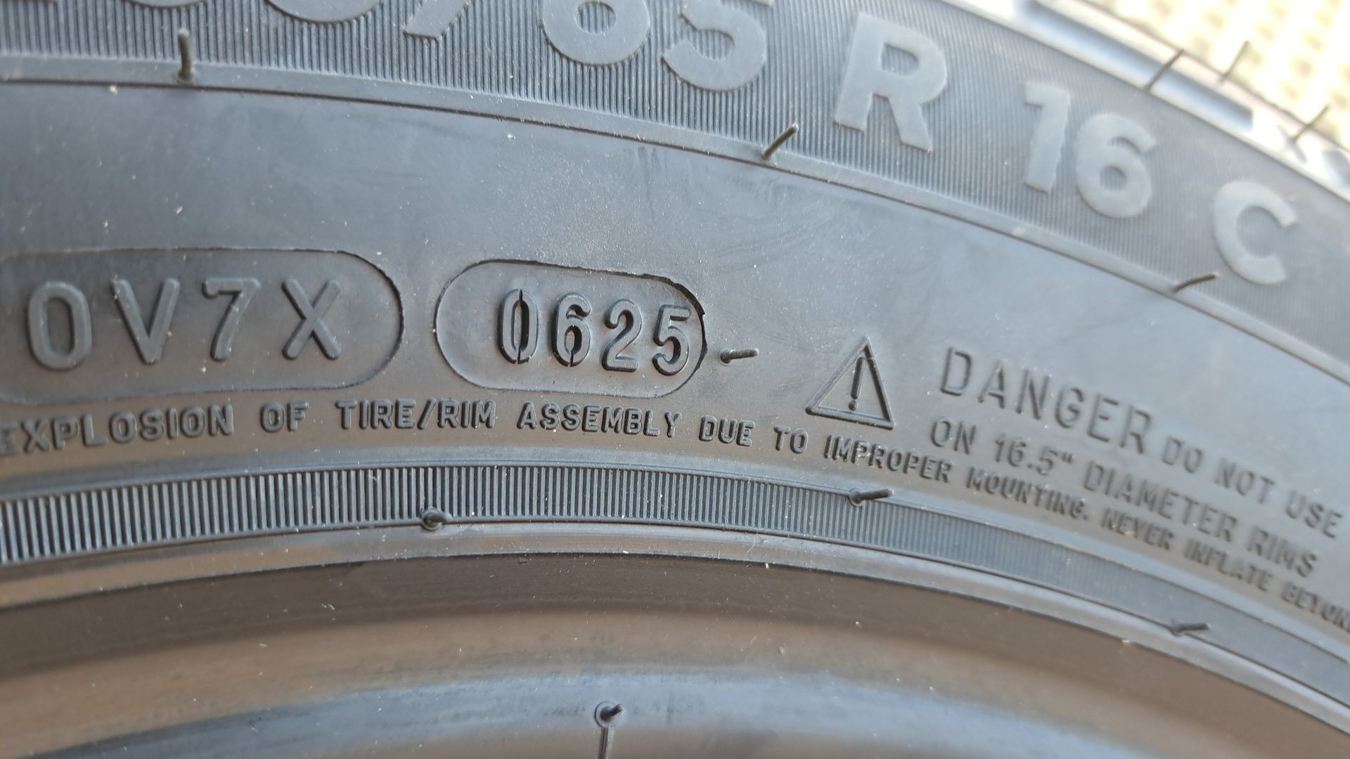 236 65 R 16C Michelin  Anvelope 23565R16C 121 / 119 PRODUS NOU  OFERTĂ