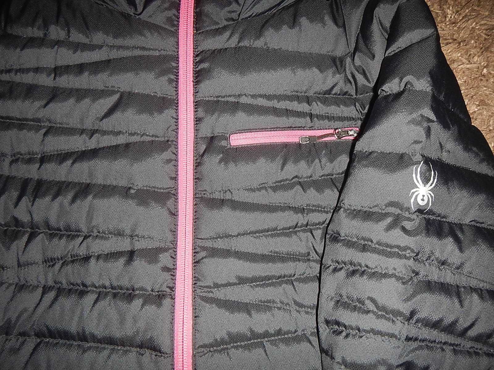 Geaca de puf Spyder Timeless Hoody 700 cu sac de compresie. M-Women.