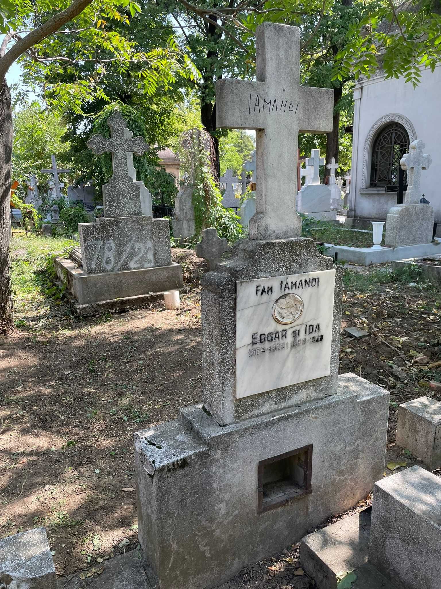 2 locuri de veci - Cimitirul Bellu