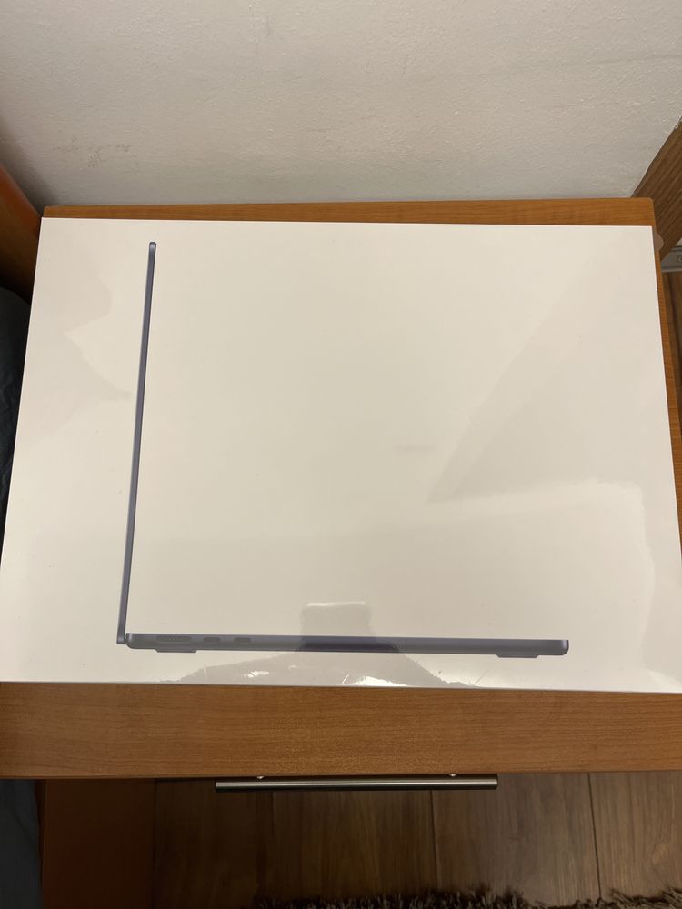 MacBook Air M2 13.6 inch 2Tb Sigilat