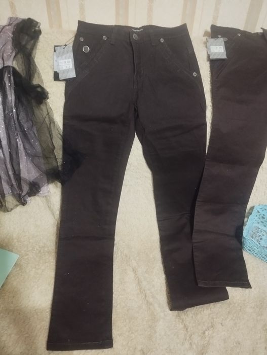 Продаю брюки . Коричневого цвета.