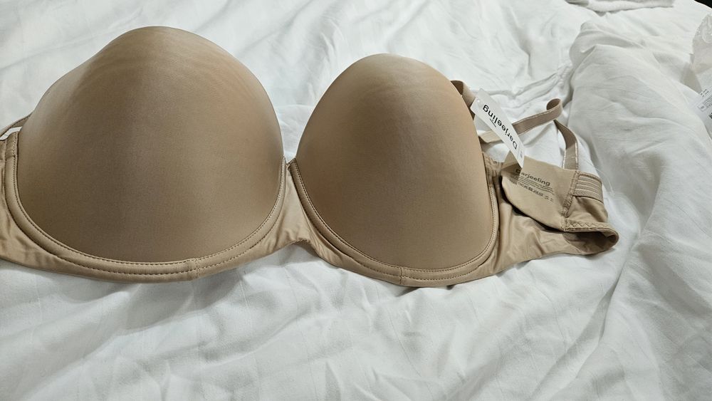 Сутиени и бикини