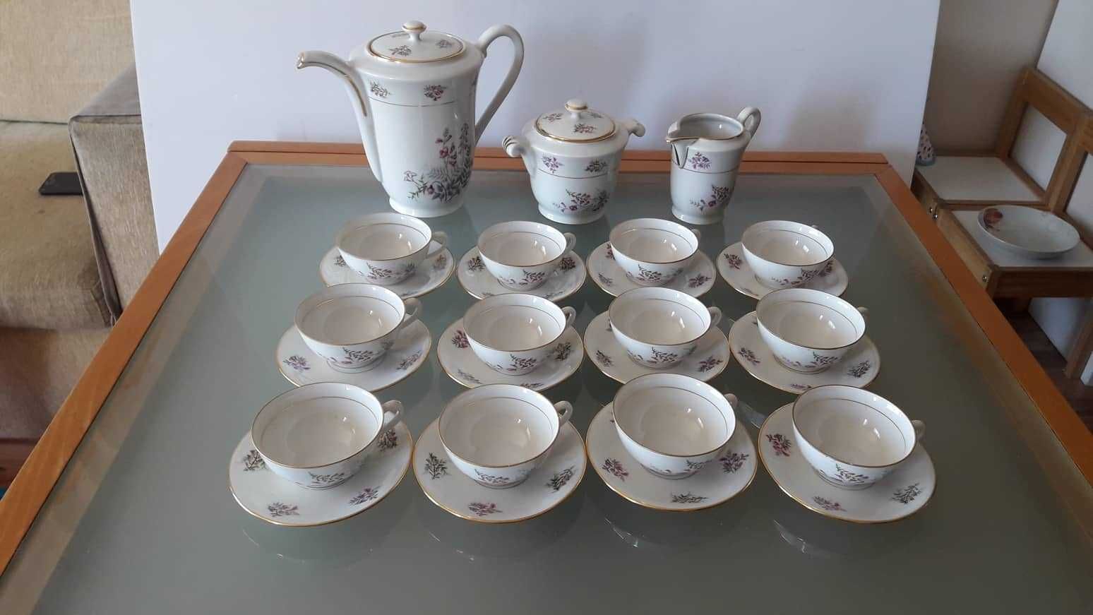 Стар Френски порцелан Veritable Porcelaine за чай или кафе за 12 души
