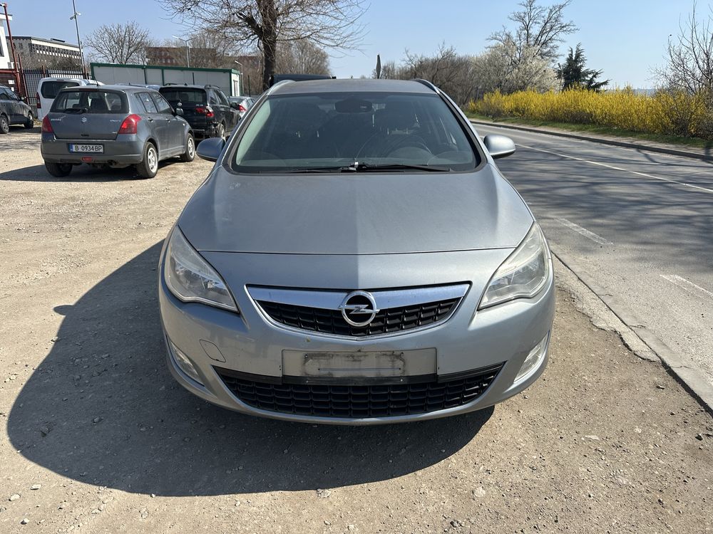 Opel Astra J 1.7cdti На Части!!!