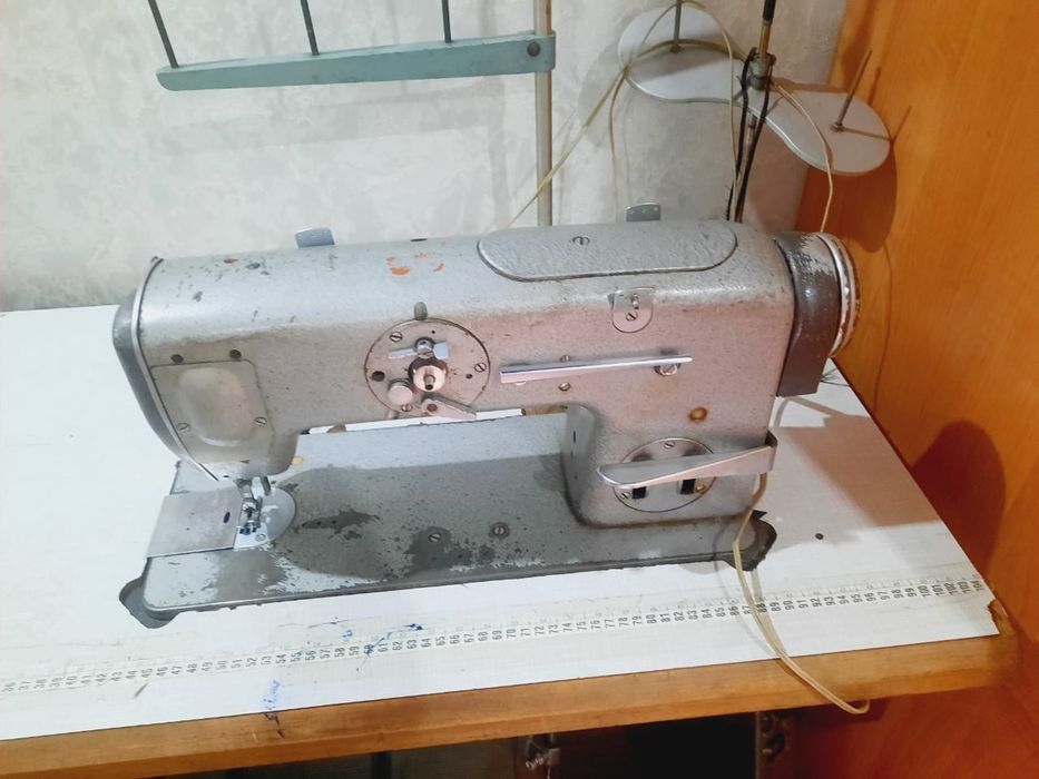 Швейная машина Textima