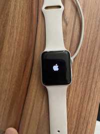 Apple Watch 3 в идеальном состоянии без царапин с коробкой и зарядкой