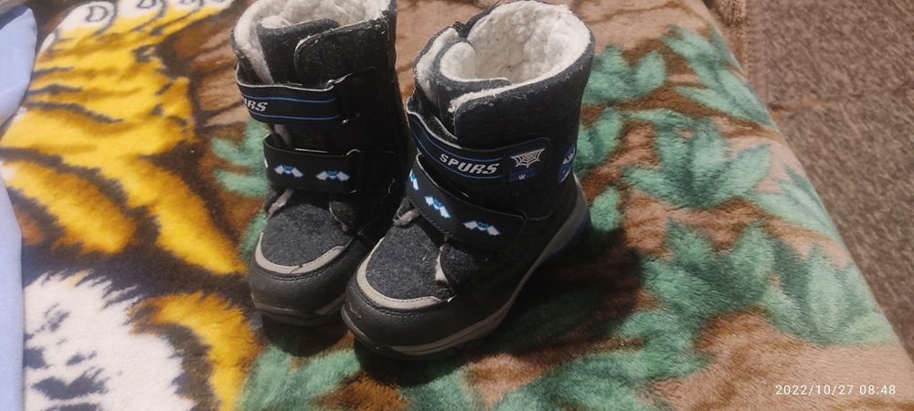 Продам сапожки валенки.. зимнии