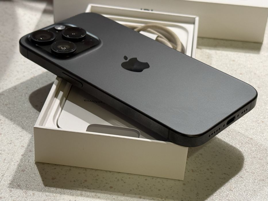 iPhone 15 Pro 128GB Black Titanium – Перфектен, Гаранция, 90% Батерия!