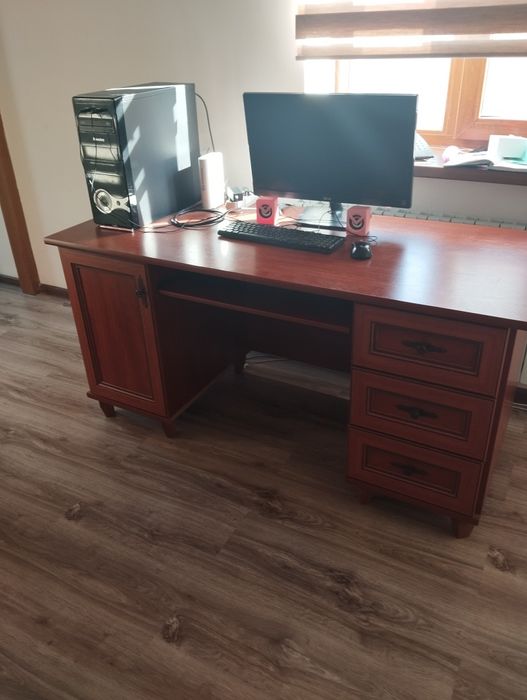 Продам стол письменный