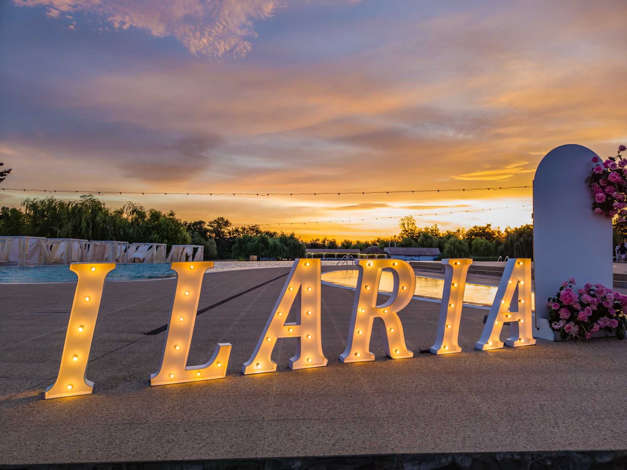 LItere Luminoase de închiriat