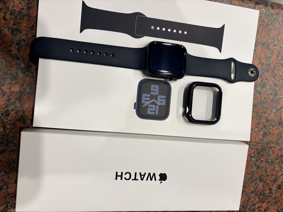 Часовник Apple Watch SE (Gen 2) 44mm