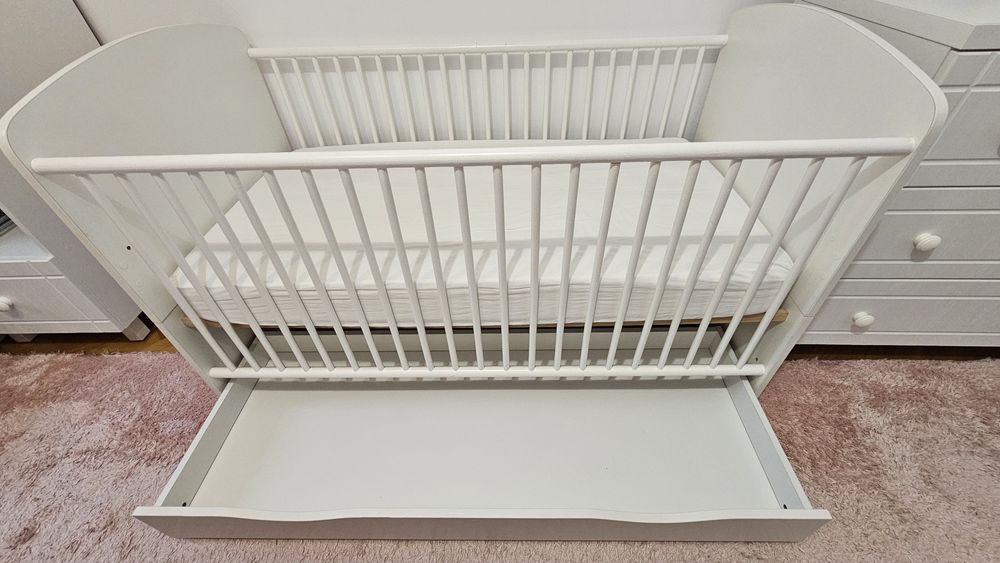 Patut petru copii cu sertar