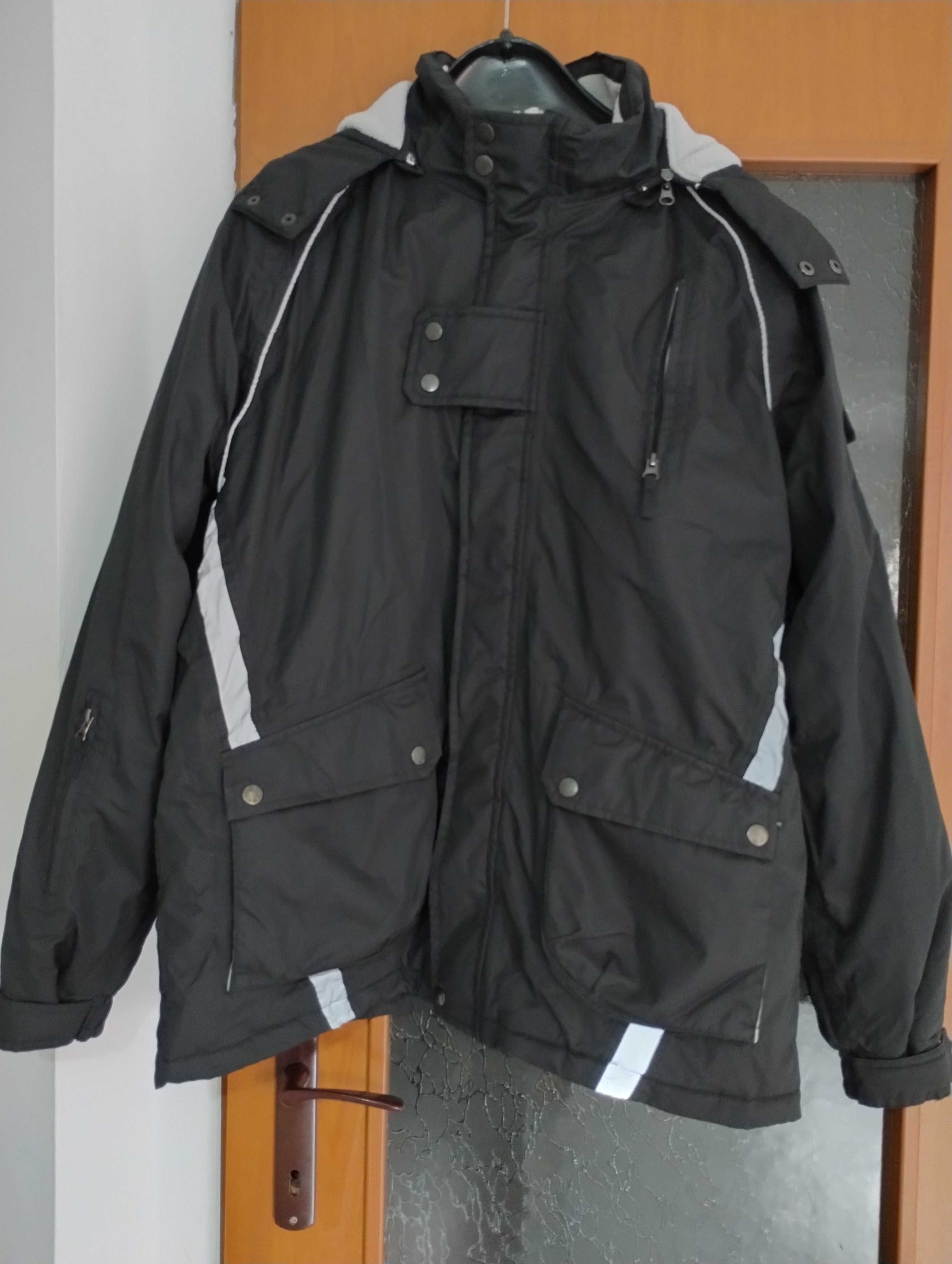 Vând costum de schi mărimea XL