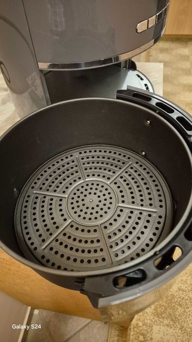 Продавм хлебопекарна Moulinex или еър фрайер Tefal