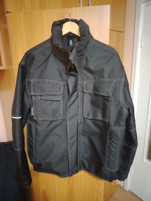 Vînd geaca iarna bărbați Mascot  mărimea L nouă!