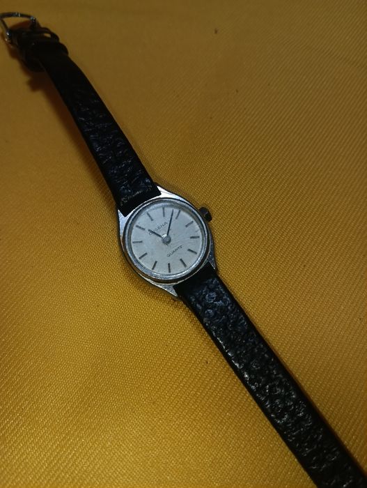 Dugena Quartz дамски фин часовник - 55 лв