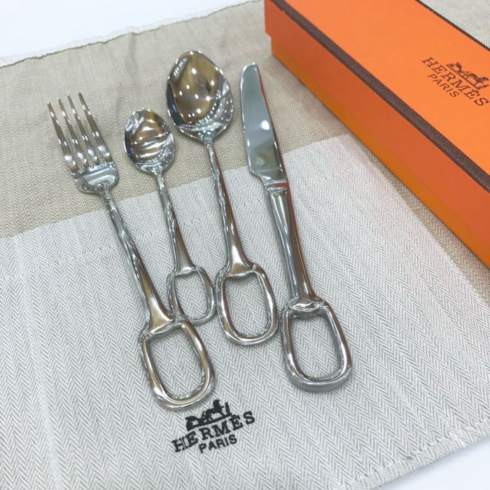 Тип Hermes Прибори