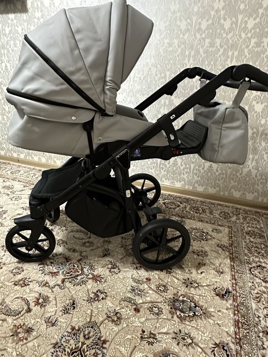 Продам коляску Adamex