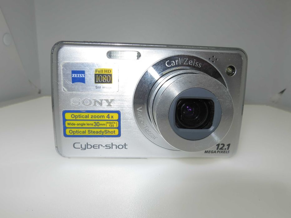 Sony Cyber-shot W220 компактен фотоапарат, комплект камера и зарядно