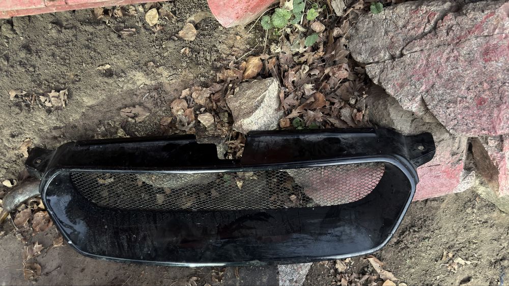 Решетка радиатора субару легаси BL4