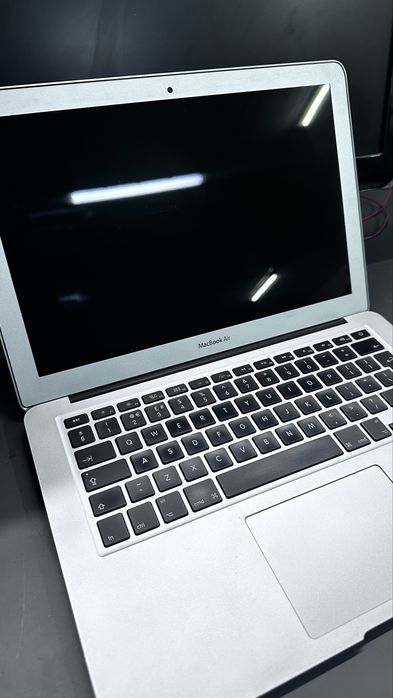 Macbook Air 6.2 Mid 2013 A1466 i5 1.3Ghz 4GB RAM 250gb ssd 1,5gb video