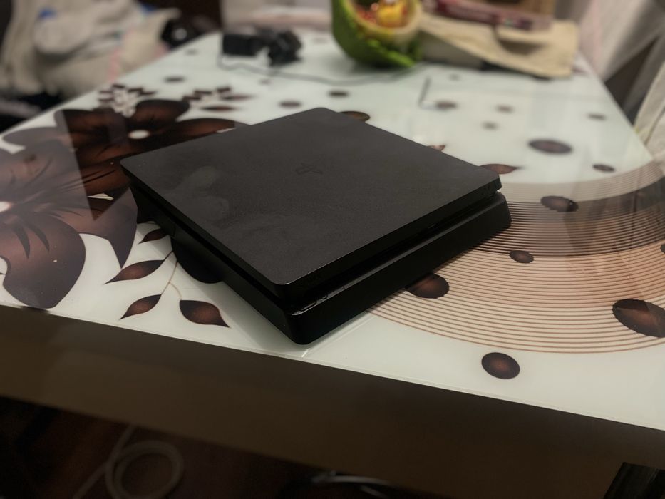 Playstation 4 varianta de 1TB