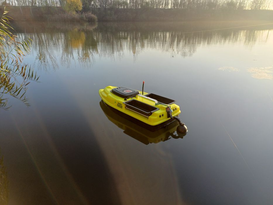Navomodel viteza cu autopilot și sonar